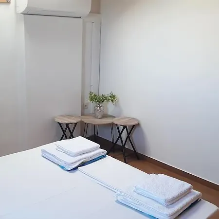 Cozy New Nea Chora Apartament