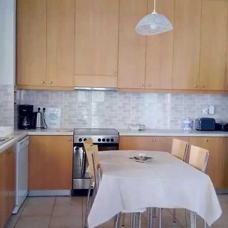 Cozy New Nea Chora Apartment